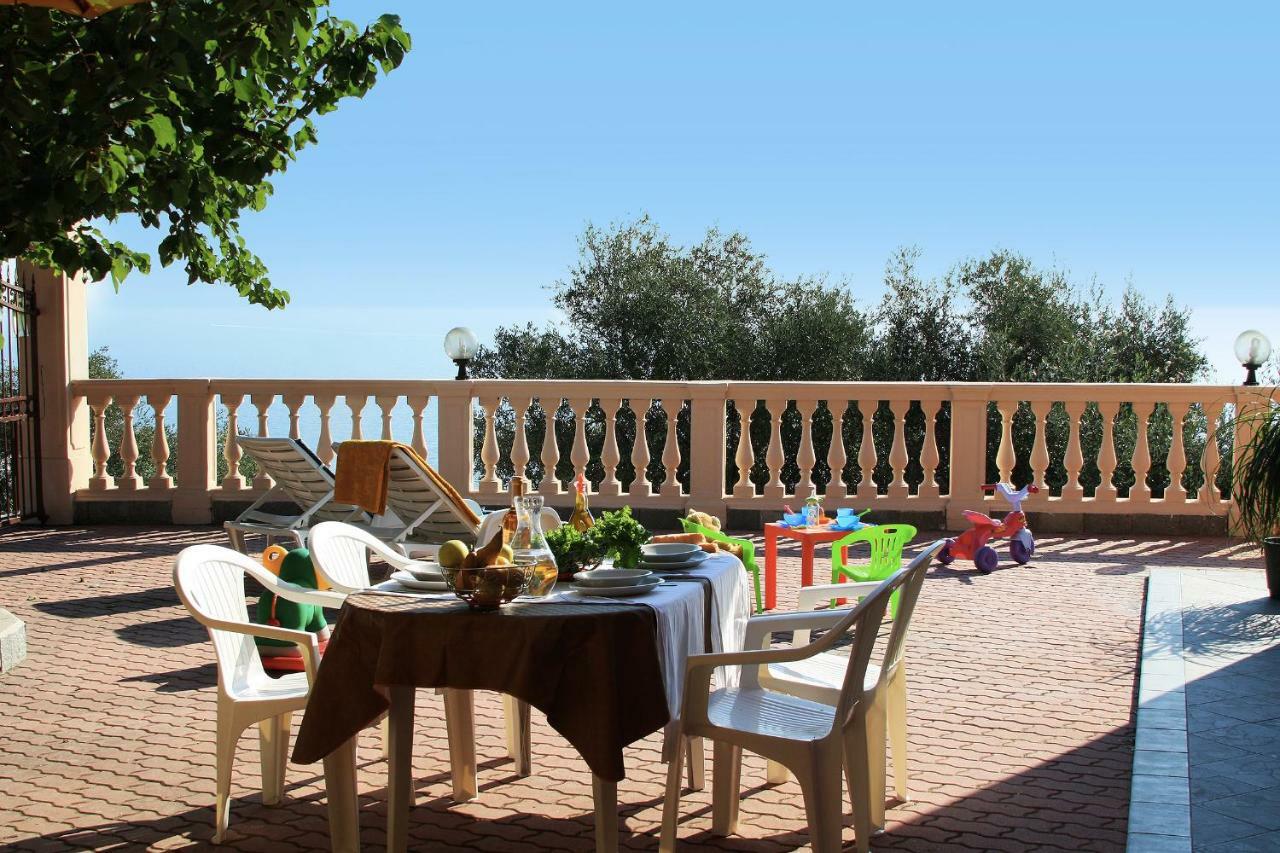 Appartamenti Villa Chiara Imperia Dış mekan fotoğraf